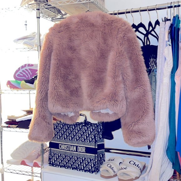 FINAL SALE!🎉STUNNING Faux Fur Pink Rose Cropped Teddy Jacket - Picture 3 of 6
